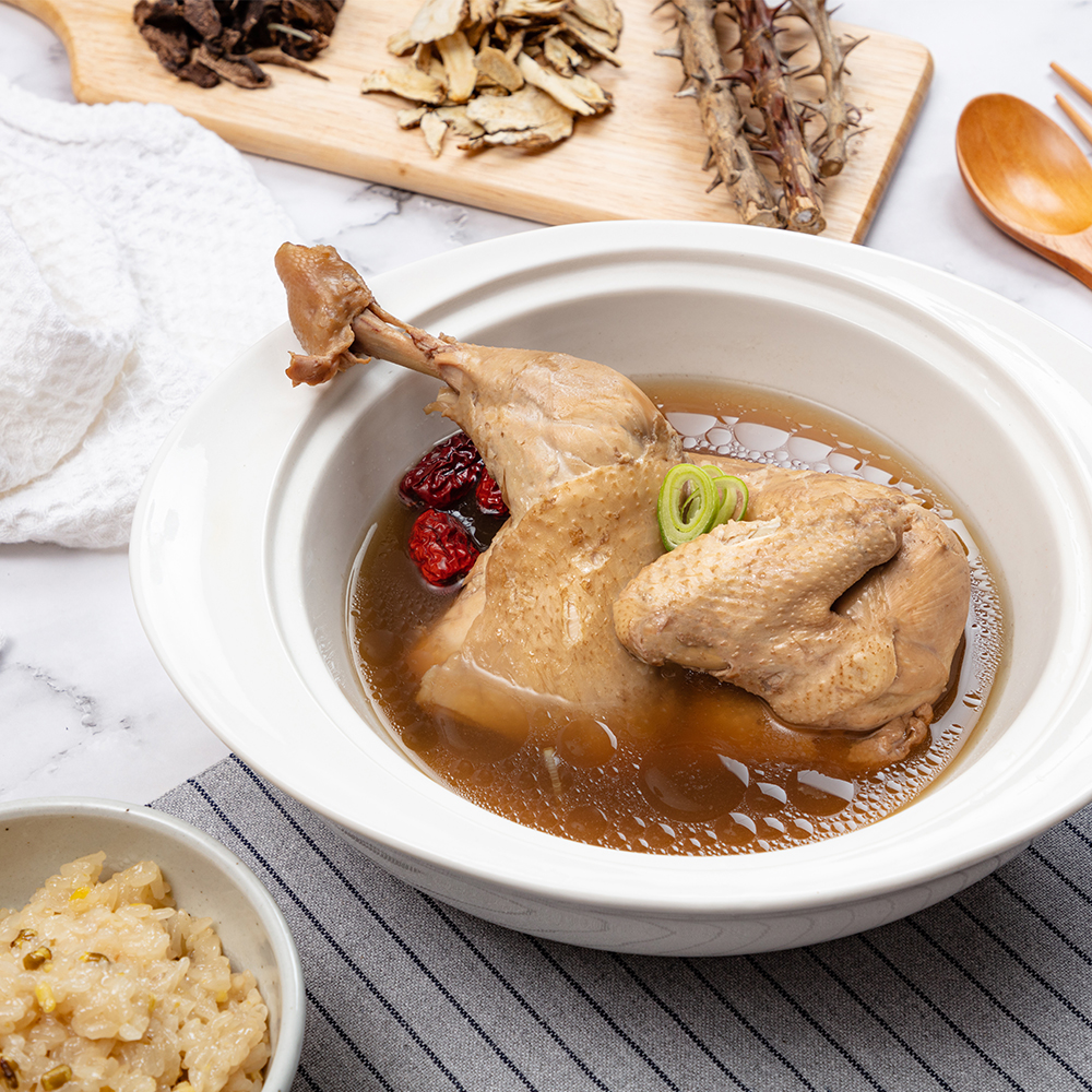 한방 반계탕 1.1kg(녹두밥240g포함)