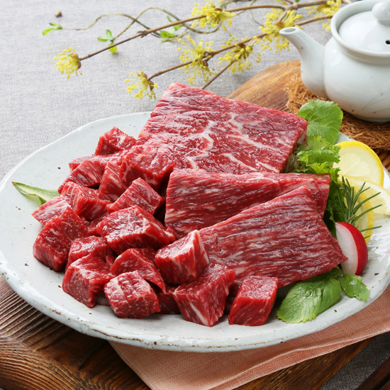 [HACCP인증] 청담한우 1등급이상 국거리(통) 900g 외 1종