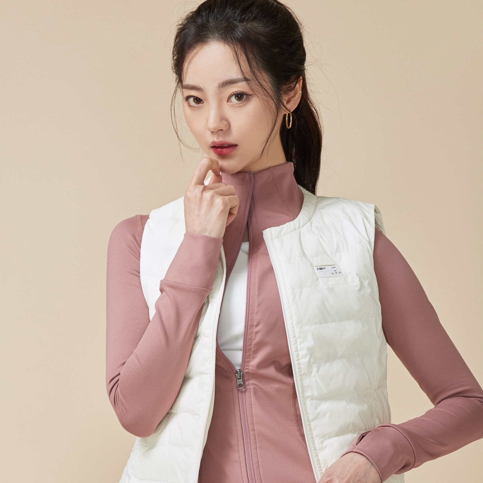 히트2웨어 여성 아이보리 스마트 발열조끼