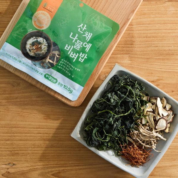 열두달 나물에 비벼밥 3종 (곤드레, 산채, 부지깽이)