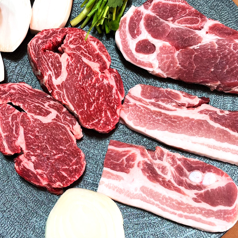 캠핑 모듬고기 세트(한우꽃등심,한돈삼겹살,한돈목살) 각 300g 서비스 한돈앞다리살(찌게용)