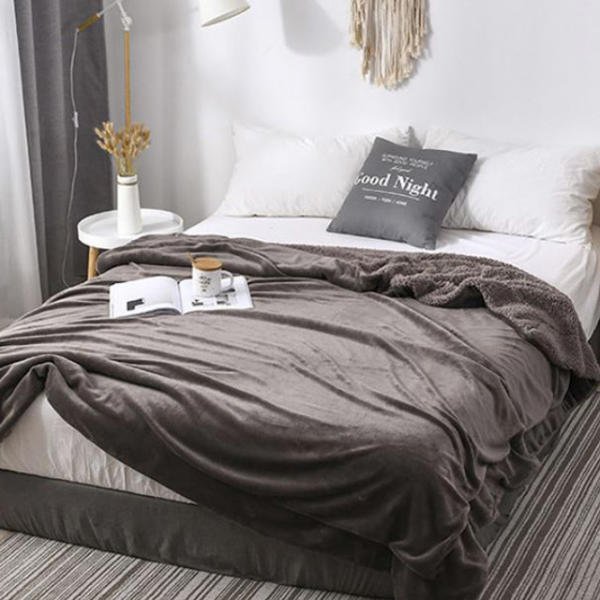 겨울 극세사 양털 밍크 무릎 담요 블랭킷 학생 비행기 캠핑