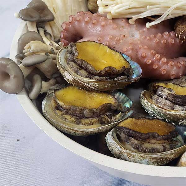 추운날씨 따뜻한 국물 용왕 해신탕 삼계탕 4인분