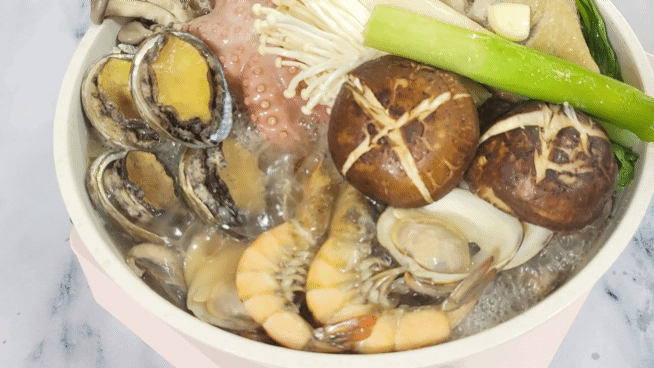 따뜻한 보양식 용왕 해신탕 삼계탕 대표이미지 섬네일