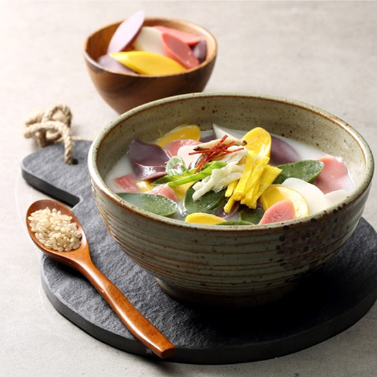 쌀집아줌마 오색떡국떡 300g(냉동)