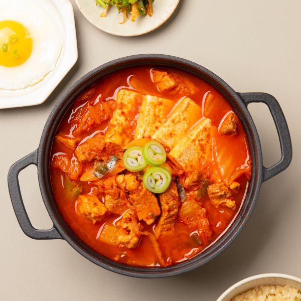 쿡솜씨 돼지고기 김치찌개 2인분 밀키트