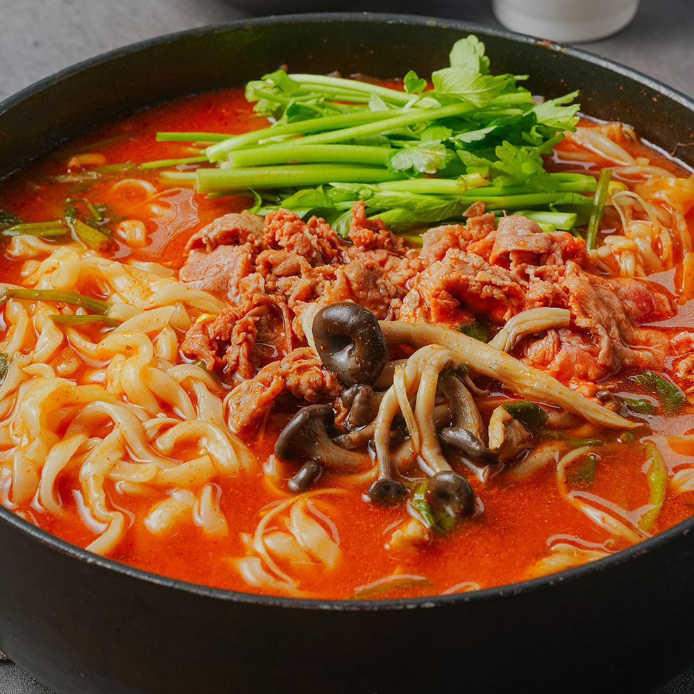 얼큰 버섯 소고기   샤브샤브 칼국수 밀키트 2인분 볶음밥 재료 포함 대구 맛집 캠핑 택배