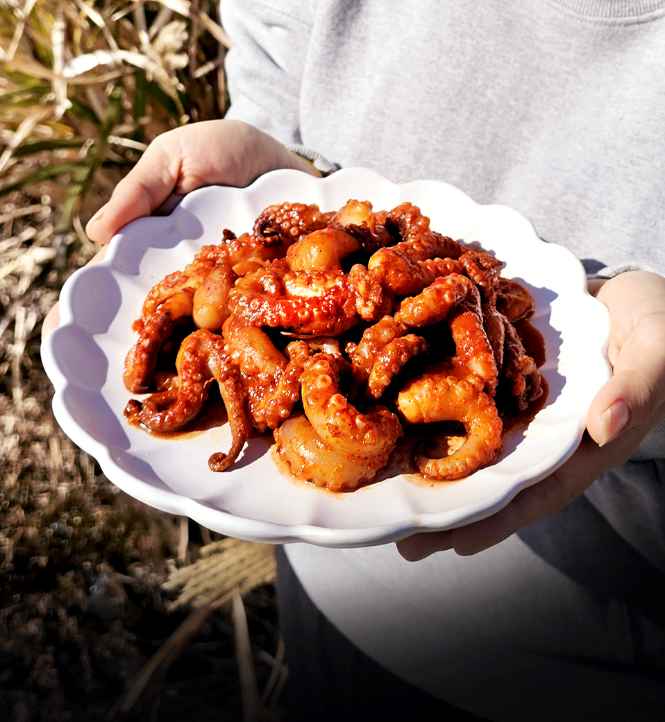 쫄깃하고 맵싹한 조방앞 양념쭈꾸미 300G 3팩+1팩 총 4팩