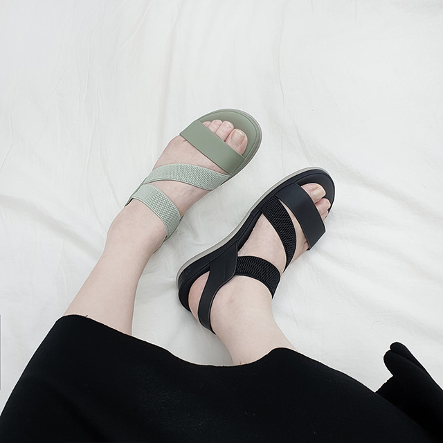 라트 가벼운 빅사이즈 키높이 밴딩 스트랩 쿠션 웨지 샌들 4cm