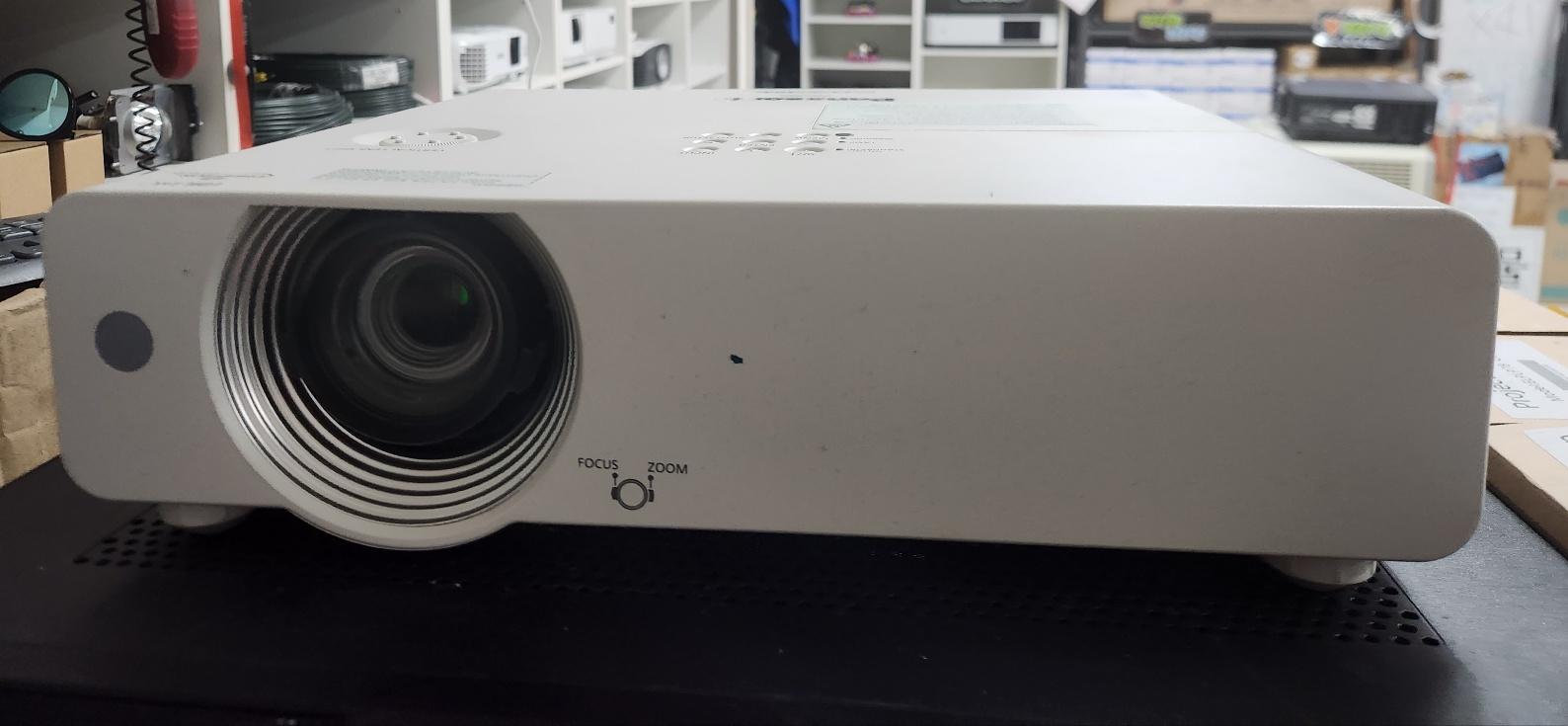 파라소닉 PT - VX501 중고빔프로젝터  대표이미지 섬네일