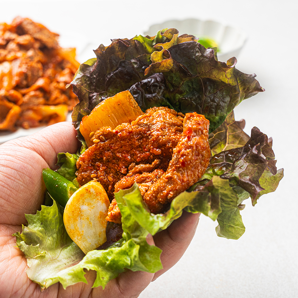 [갓셰프] 돼지고기 묵은지 두루치기 230g x 3팩 / 국내산 김치 / 전자레인지3분
