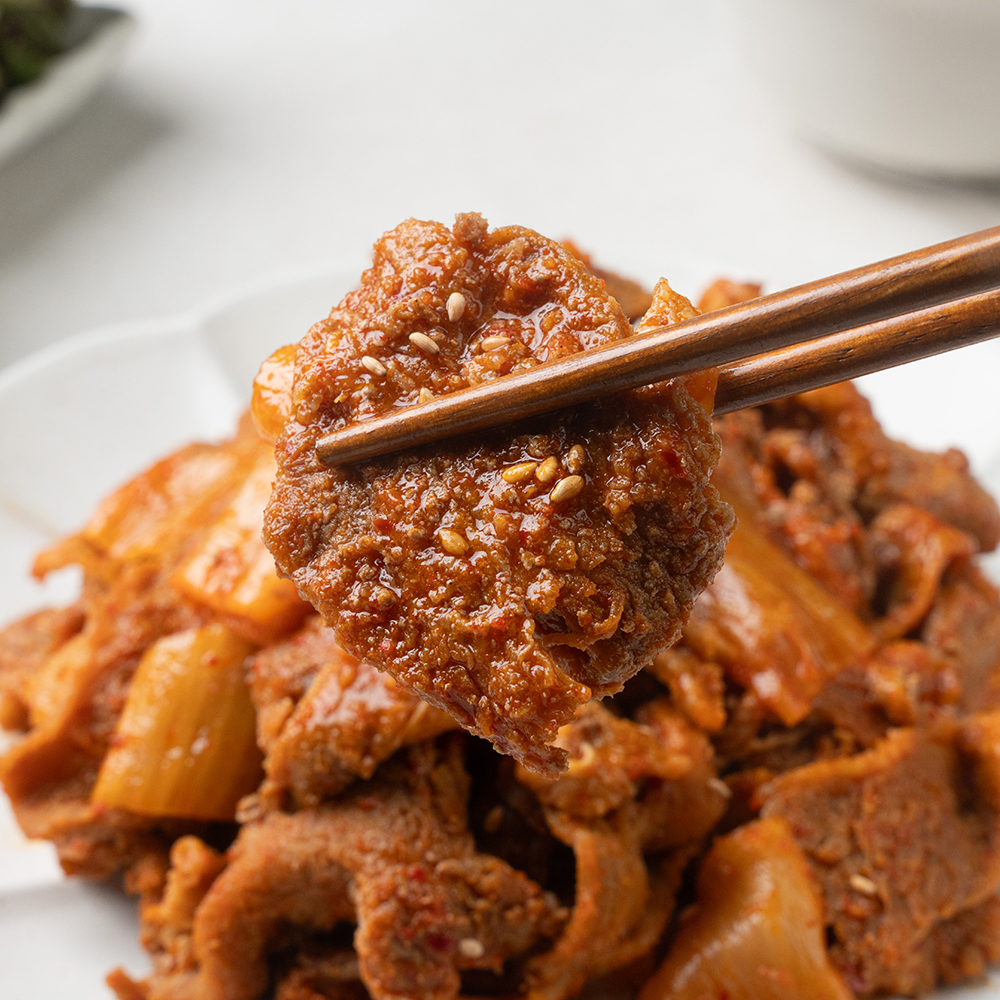 [갓셰프] 돼지고기 묵은지 두루치기 230g x 3팩 / 국내산 김치 / 전자레인지3분