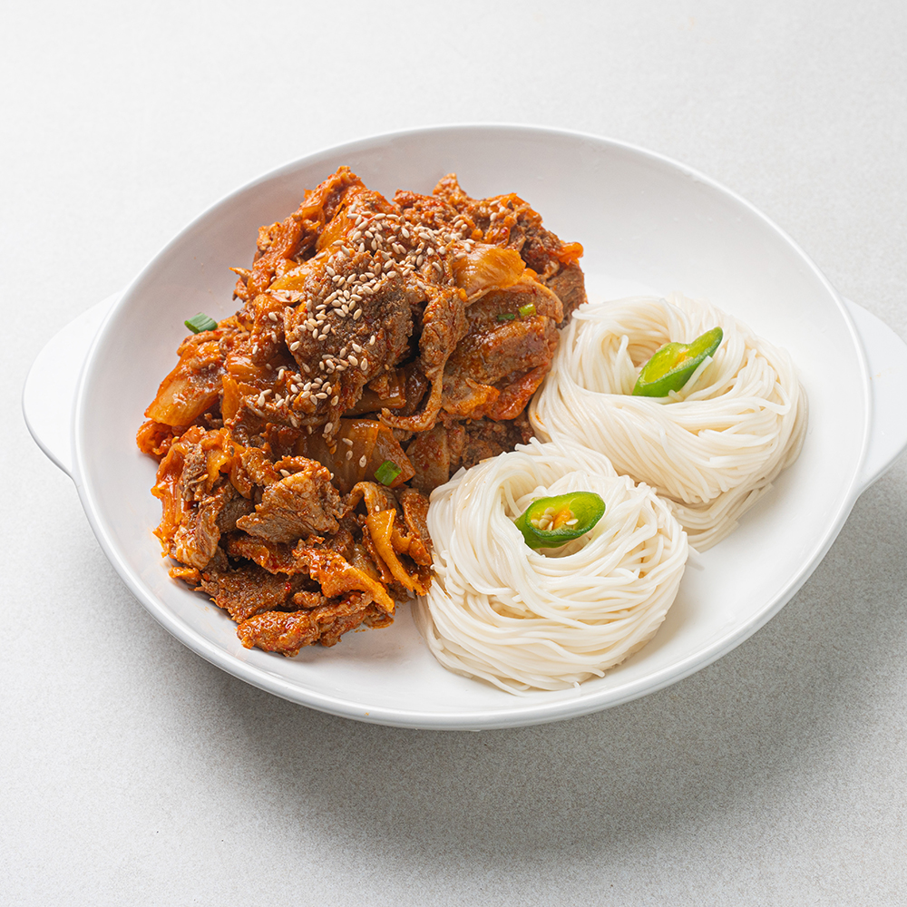 [갓셰프] 돼지고기 묵은지 두루치기 230g x 3팩 / 국내산 김치 / 전자레인지3분